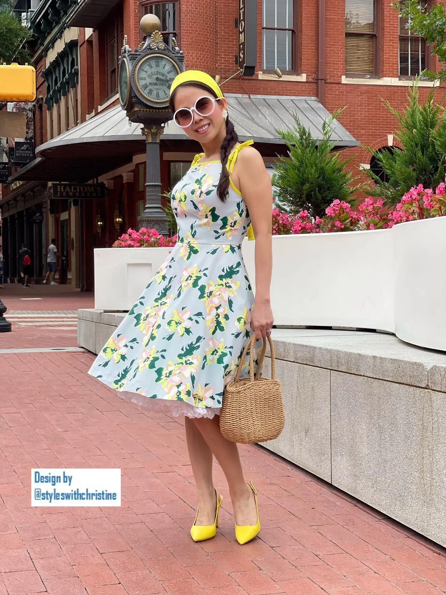Junie Dress in flowers Rayon size S
