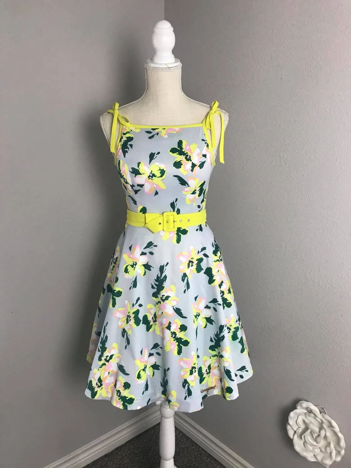 Junie Dress in flowers Rayon size S