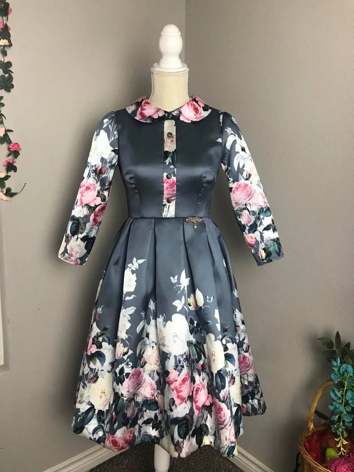 Kennedy Dress in Roses Grey Taffeta